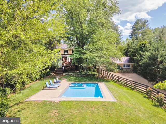 406 E WASHINGTON ST, Middleburg, VA 20117