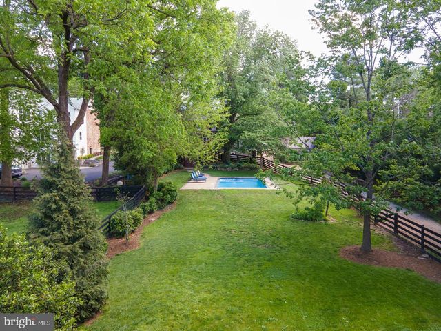 406 E WASHINGTON ST, Middleburg, VA 20117