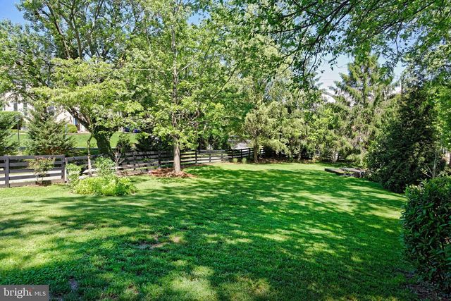 406 E WASHINGTON ST, Middleburg, VA 20117