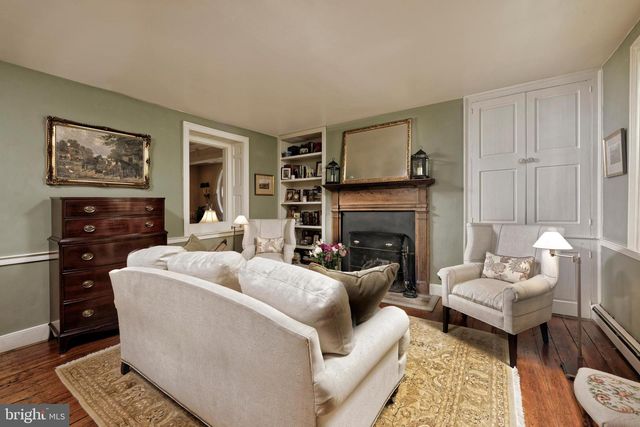 406 E WASHINGTON ST, Middleburg, VA 20117