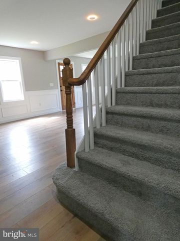 105 E DEL A VUE AVE, Carneys Point, NJ 08069