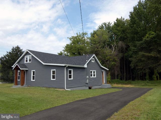 105 E DEL A VUE AVE, Carneys Point, NJ 08069
