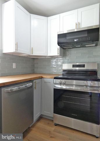 105 E DEL A VUE AVE, Carneys Point, NJ 08069