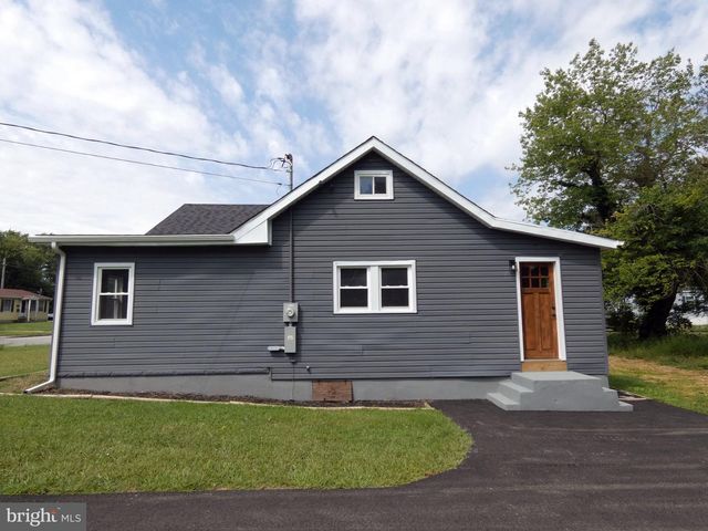 105 E DEL A VUE AVE, Carneys Point, NJ 08069