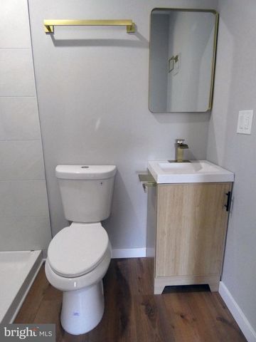 105 E DEL A VUE AVE, Carneys Point, NJ 08069