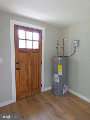 105 E DEL A VUE AVE, Carneys Point, NJ 08069