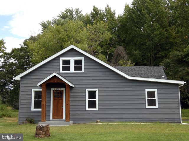 105 E DEL A VUE AVE, Carneys Point, NJ 08069