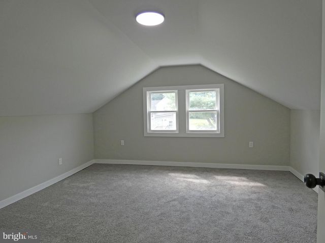 105 E DEL A VUE AVE, Carneys Point, NJ 08069