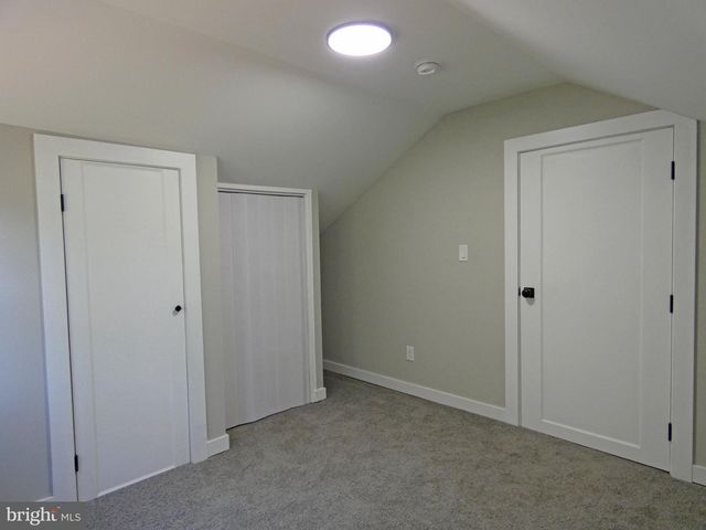 105 E DEL A VUE AVE, Carneys Point, NJ 08069