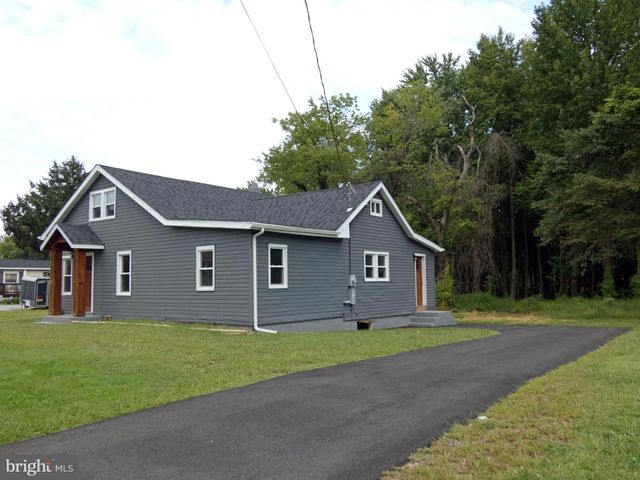 105 E DEL A VUE AVE, Carneys Point, NJ 08069