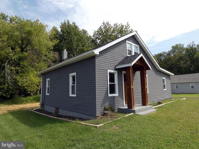 105 E DEL A VUE AVE, Carneys Point, NJ 08069