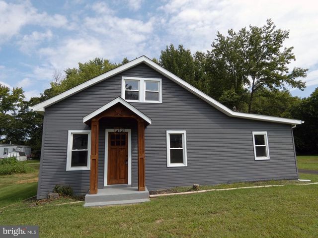 105 E DEL A VUE AVE, Carneys Point, NJ 08069