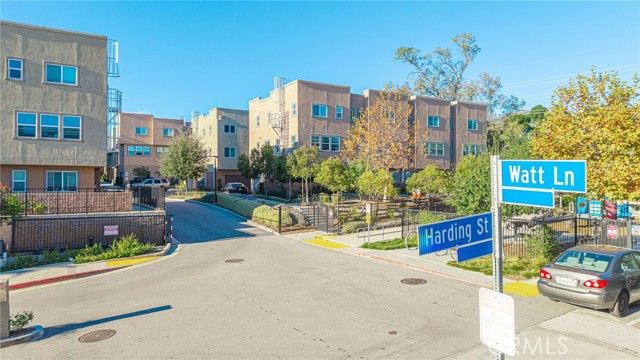 12800 N Watt Lane D, Sylmar (los Angeles), CA 91342