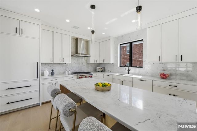 401 B Grand Avenue 401 B, Leonia, NJ 07605