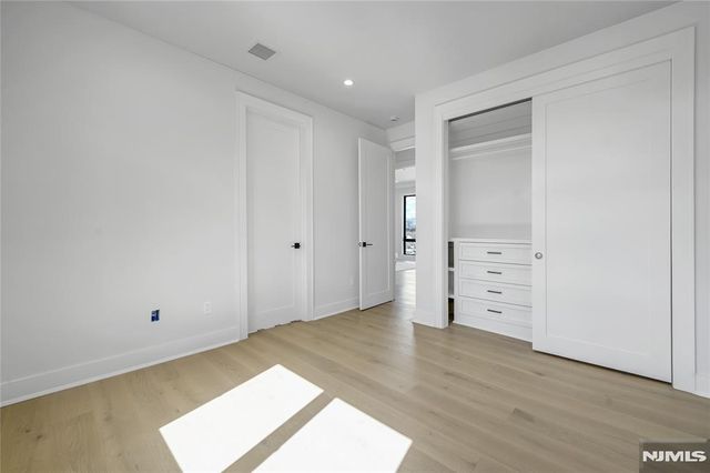 401 B Grand Avenue 401 B, Leonia, NJ 07605