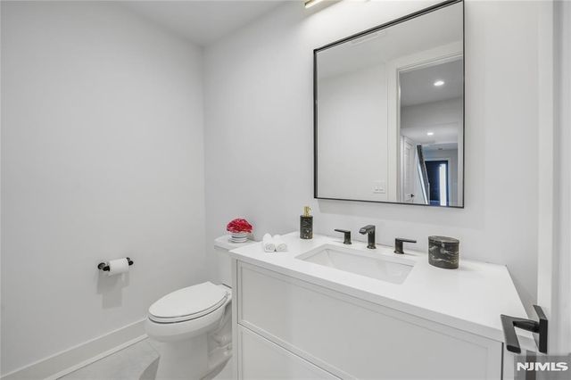 401 B Grand Avenue 401 B, Leonia, NJ 07605