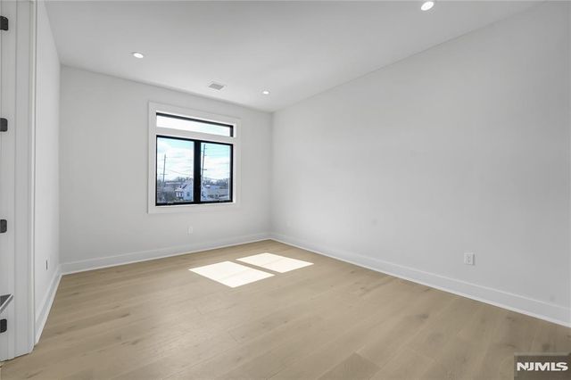 401 B Grand Avenue 401 B, Leonia, NJ 07605