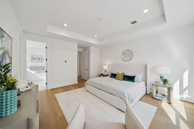 1405 W 21st St C, Houston, TX 77008