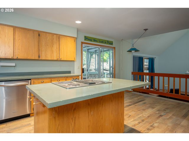 10585 Se FAIRWAY Dr, Happy Valley, OR 97086