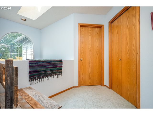 10585 Se FAIRWAY Dr, Happy Valley, OR 97086