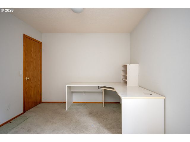 10585 Se FAIRWAY Dr, Happy Valley, OR 97086