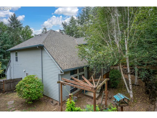 10585 Se FAIRWAY Dr, Happy Valley, OR 97086