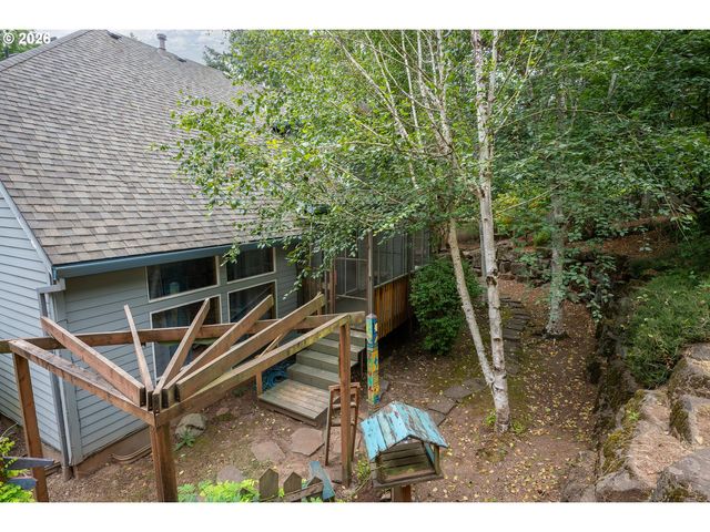 10585 Se FAIRWAY Dr, Happy Valley, OR 97086