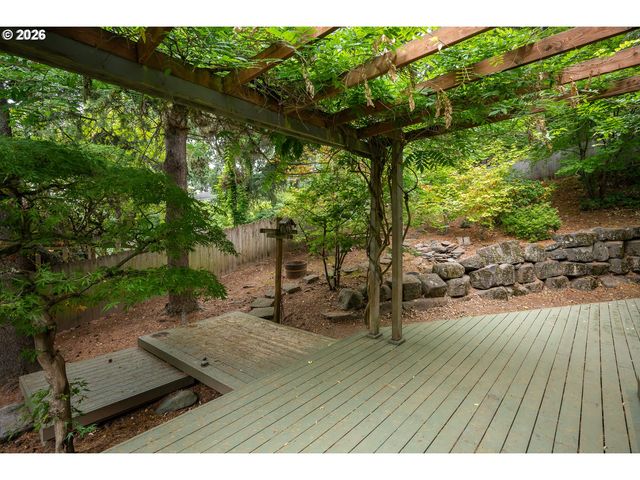 10585 Se FAIRWAY Dr, Happy Valley, OR 97086