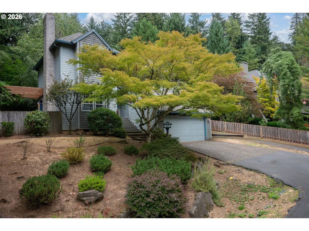 10585 Se FAIRWAY Dr, Happy Valley, OR 97086