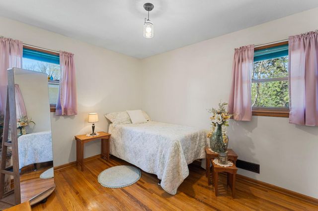 436 4th Avenue NW, Cambridge, MN 55008