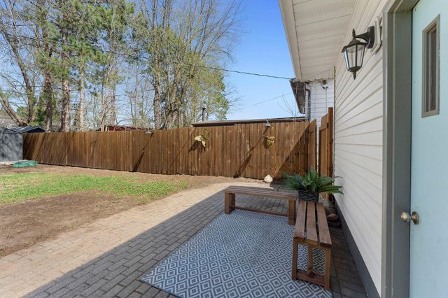 436 4th Avenue NW, Cambridge, MN 55008