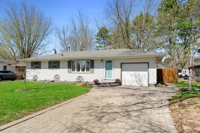 436 4th Avenue NW, Cambridge, MN 55008
