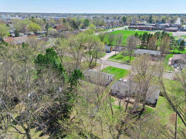 436 4th Avenue NW, Cambridge, MN 55008