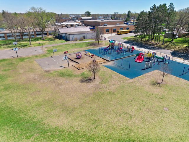 436 4th Avenue NW, Cambridge, MN 55008