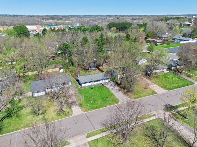 436 4th Avenue NW, Cambridge, MN 55008