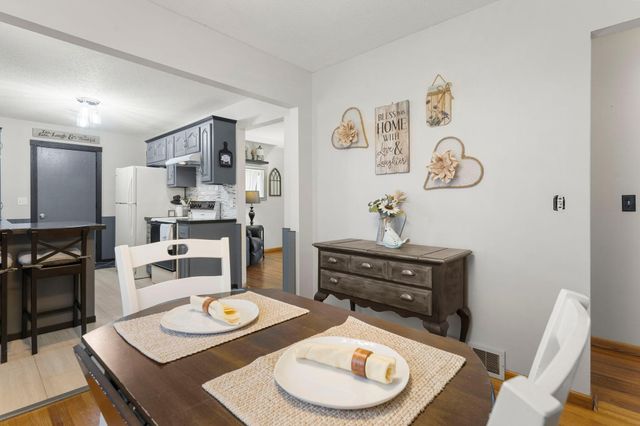 436 4th Avenue NW, Cambridge, MN 55008