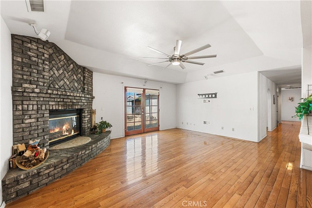 Image 10 of property listing at 9948 Irene, California City, CA 93505