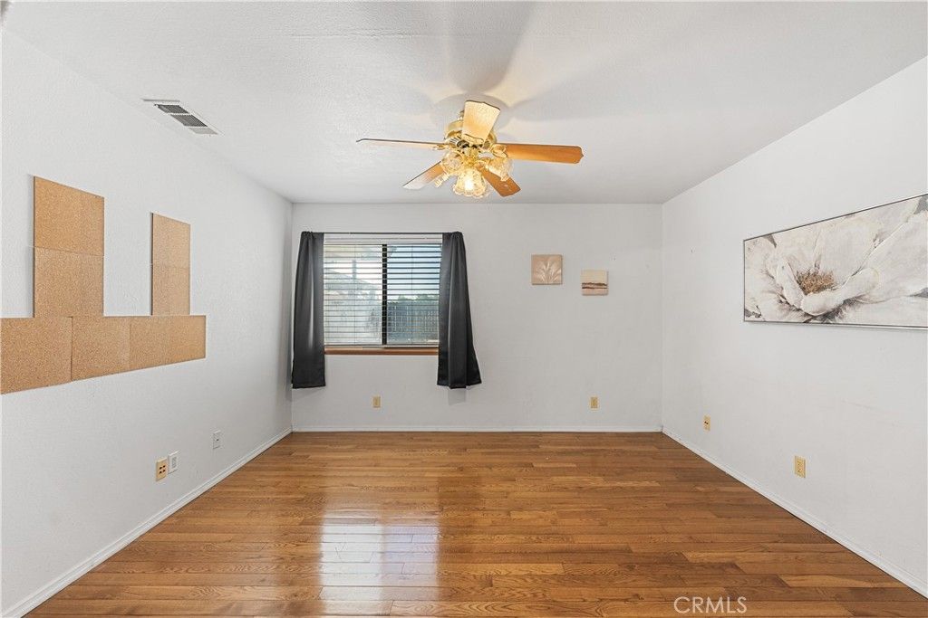 Image 14 of property listing at 9948 Irene, California City, CA 93505