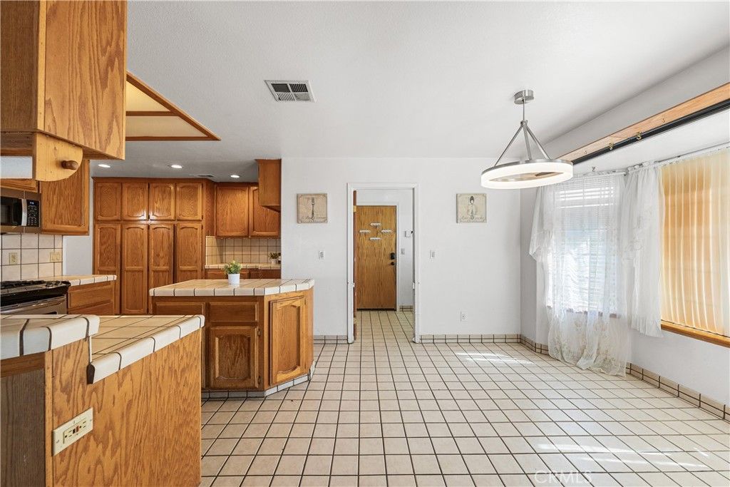 Image 17 of property listing at 9948 Irene, California City, CA 93505