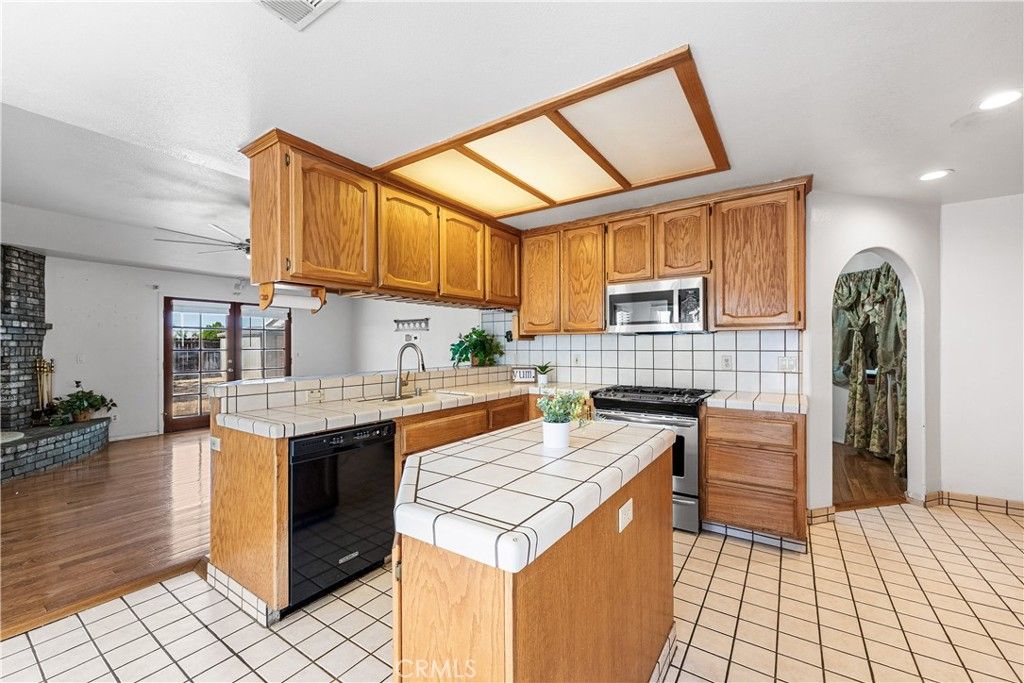 Image 20 of property listing at 9948 Irene, California City, CA 93505