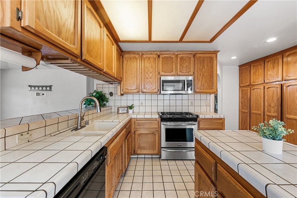 Image 23 of property listing at 9948 Irene, California City, CA 93505
