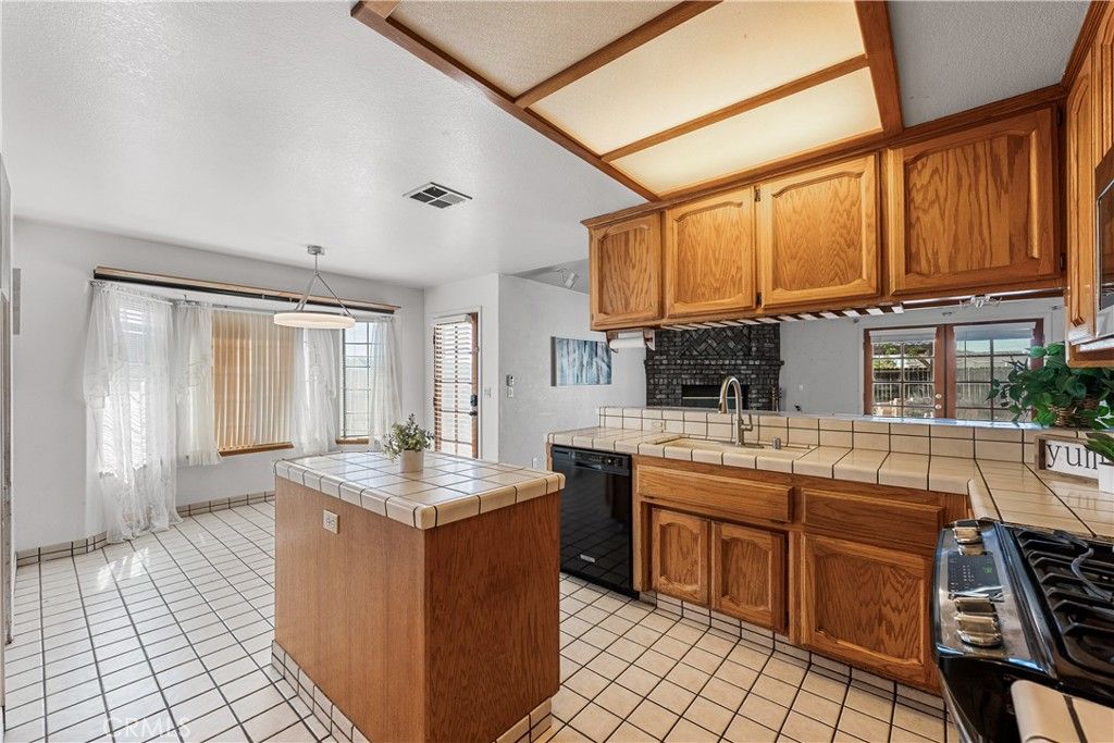 Image 24 of property listing at 9948 Irene, California City, CA 93505