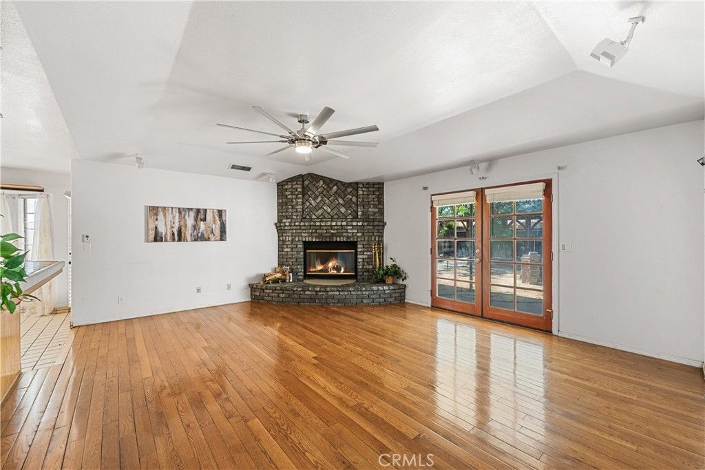 Image 5 of property listing at 9948 Irene, California City, CA 93505