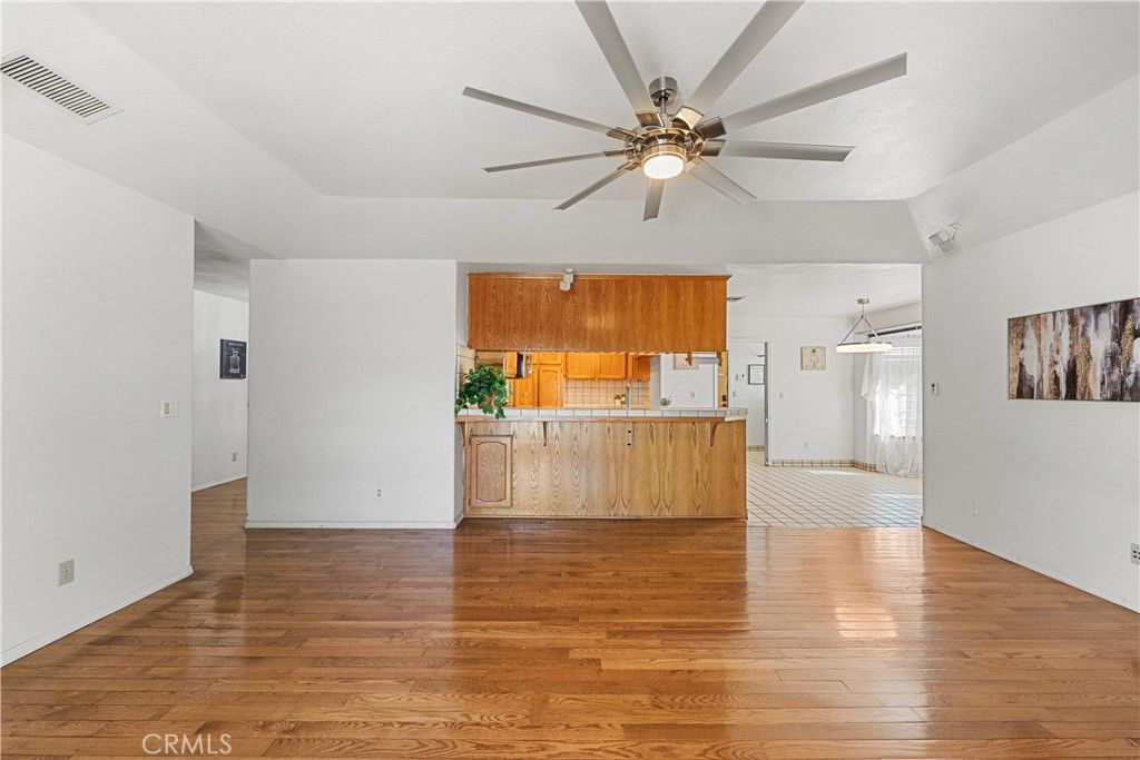 Image 8 of property listing at 9948 Irene, California City, CA 93505
