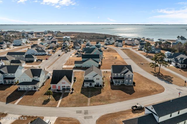 102 Bogue Harbor Court, Newport, NC 28570