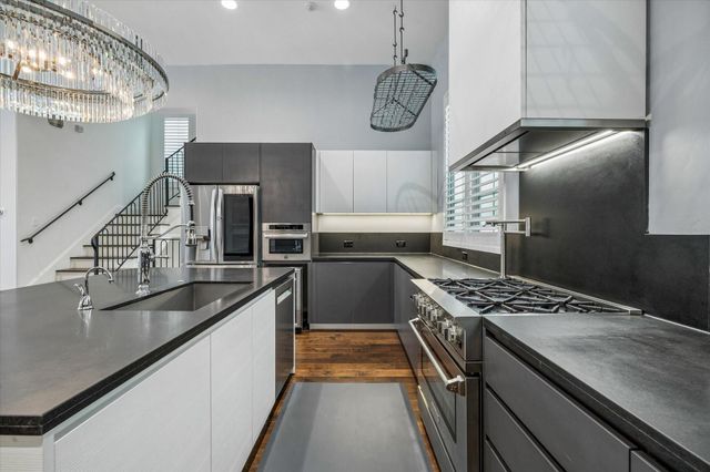 11104 Savannah Woods Lane, Houston, TX 77043