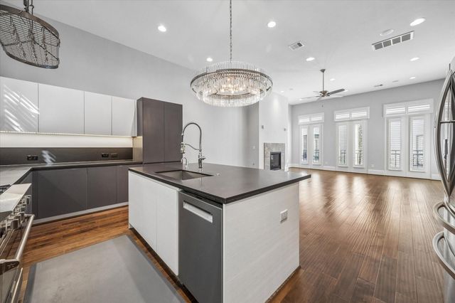 11104 Savannah Woods Lane, Houston, TX 77043