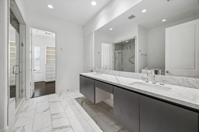 11104 Savannah Woods Lane, Houston, TX 77043