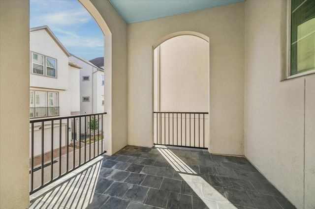 11104 Savannah Woods Lane, Houston, TX 77043