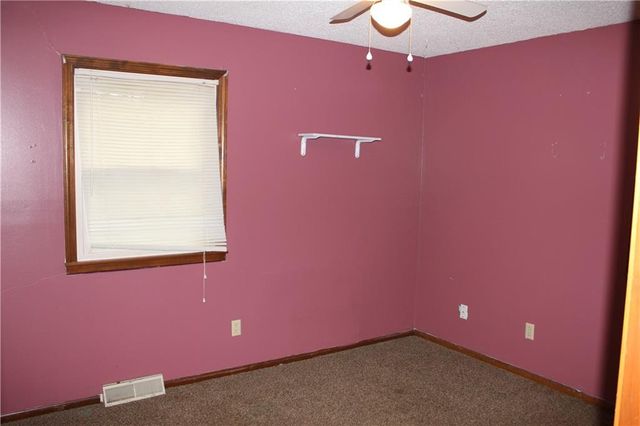 8400 Bradley Court, Belton, MO 64012